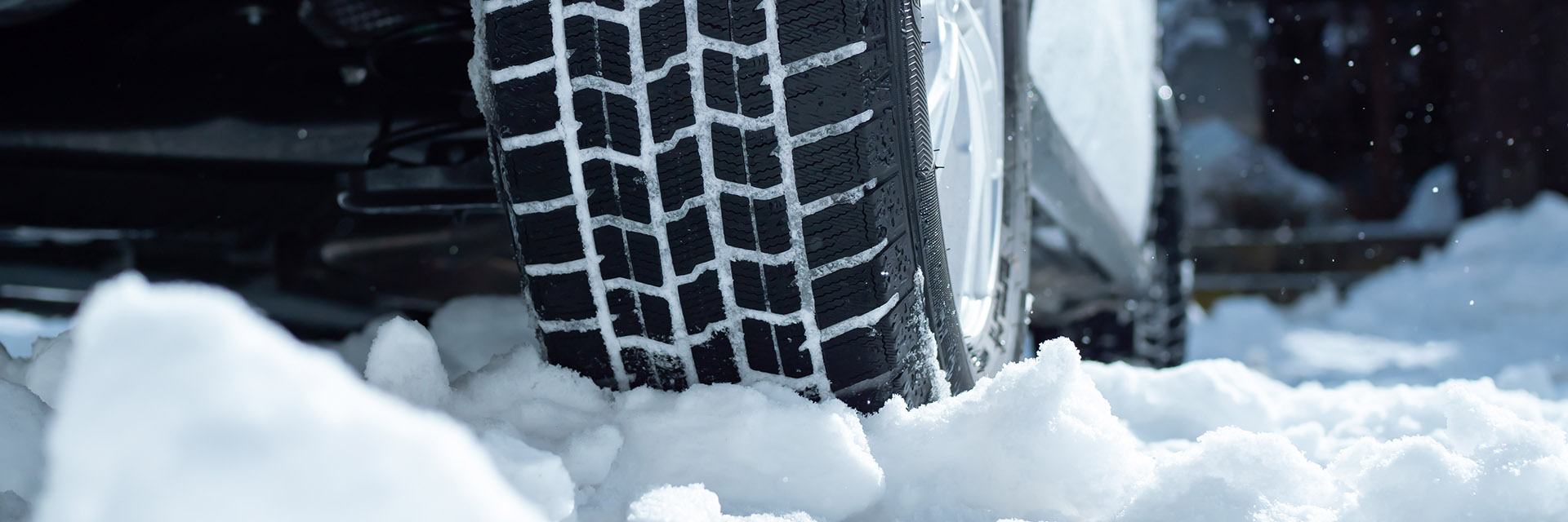 スタッドレスタイヤ・雪