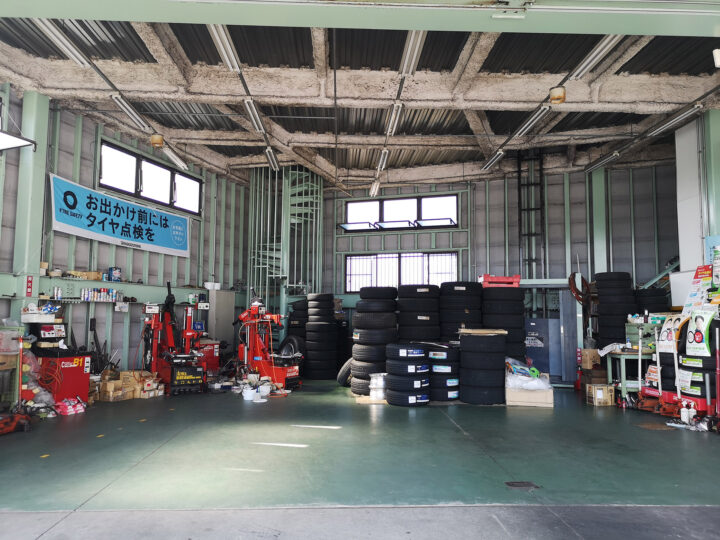 ミスタータイヤマン 宇都宮錦店　工場